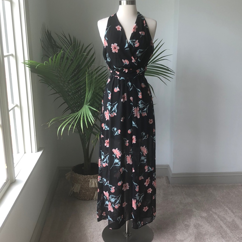 ☀️ 4/$20 Sale •Sienna Sky halter floral maxi dress